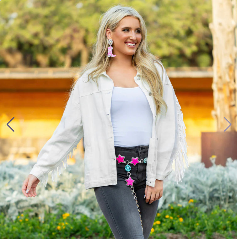 Stylish layers including jackets, kimonos, and cardigans in sizes small to 3x for effortless outfit pairing. 