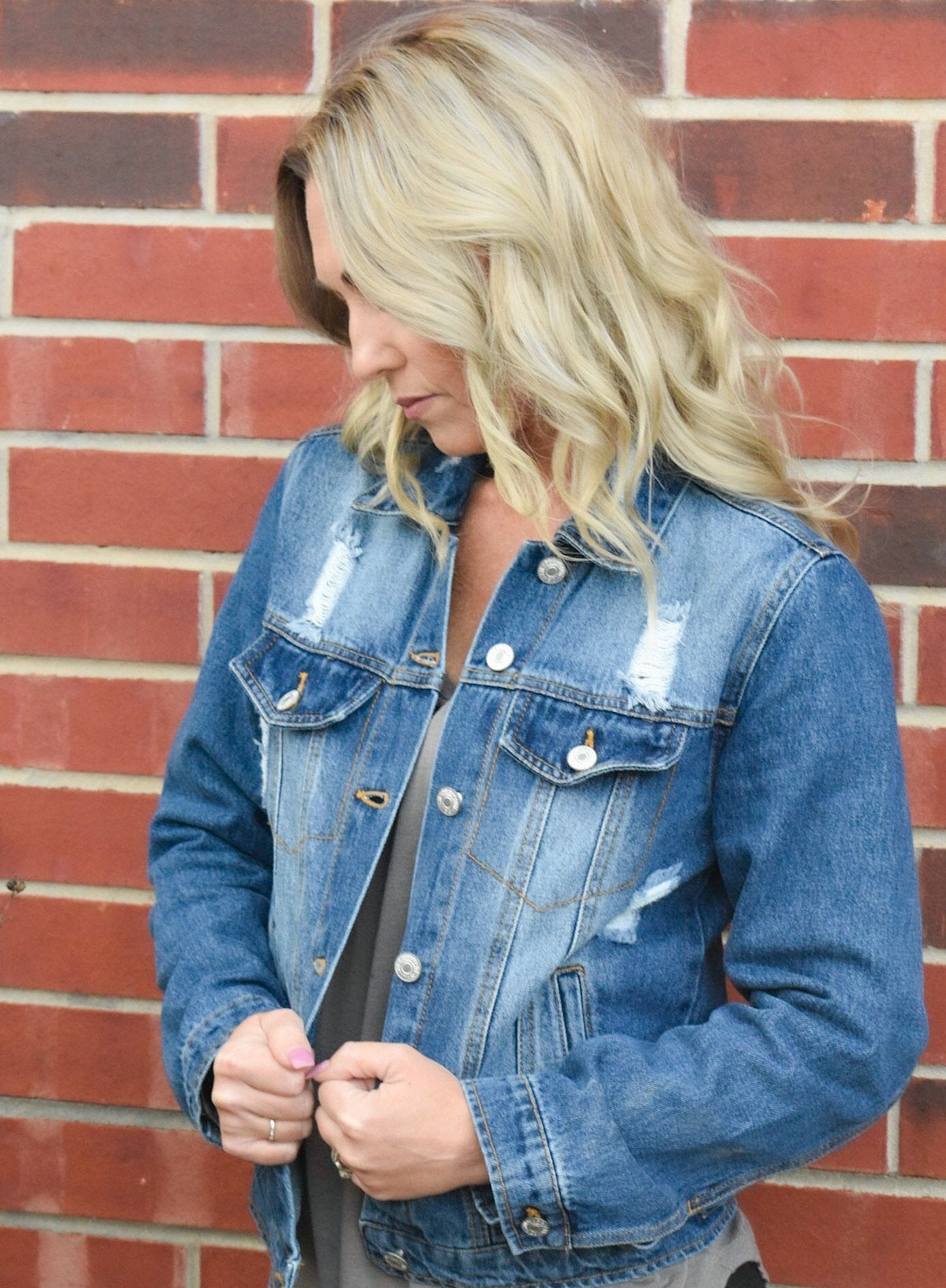 Lightly Distressed Denim Jean Jacket | Fall Fashion | Winter Fashion