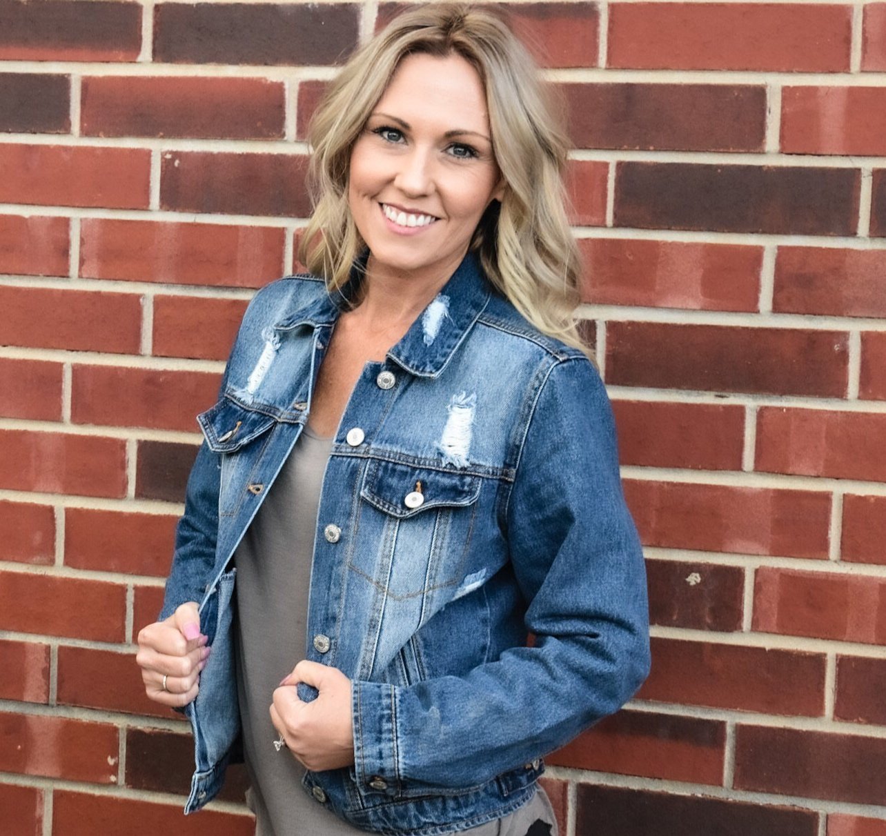 Lightly Distressed Denim Jean Jacket | Fall Fashion | Winter Fashion